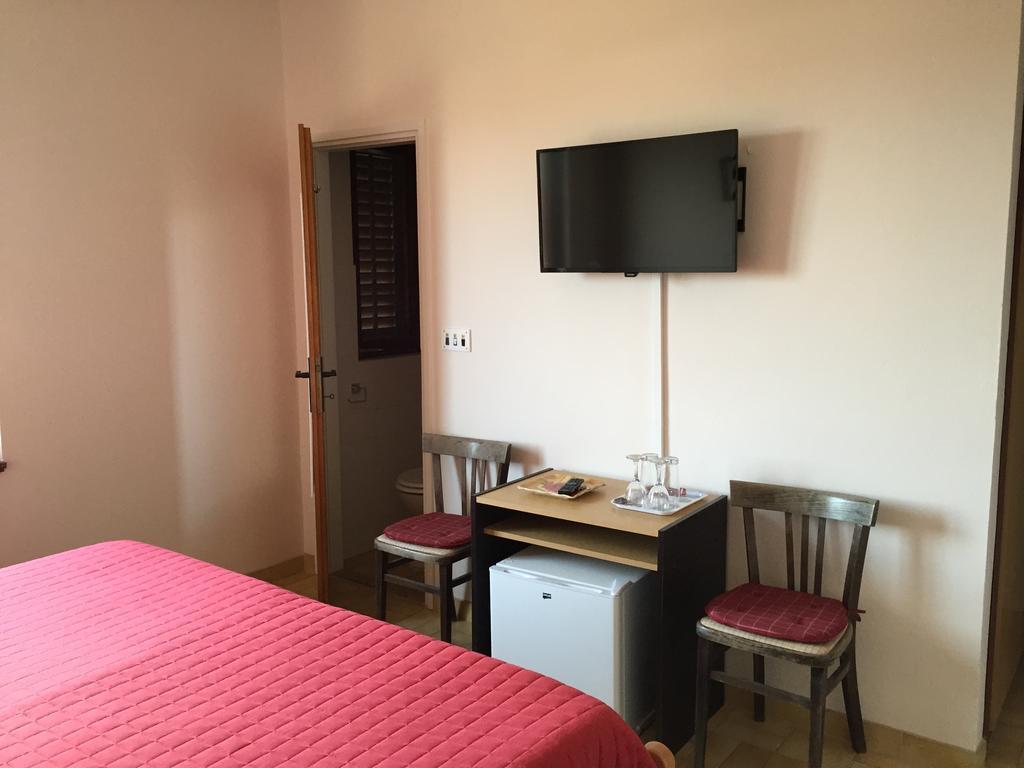 Guest House Punta Grzan Petrcane Bilik gambar